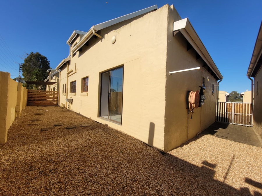 To Let 3 Bedroom Property for Rent in Humansdorp Eastern Cape